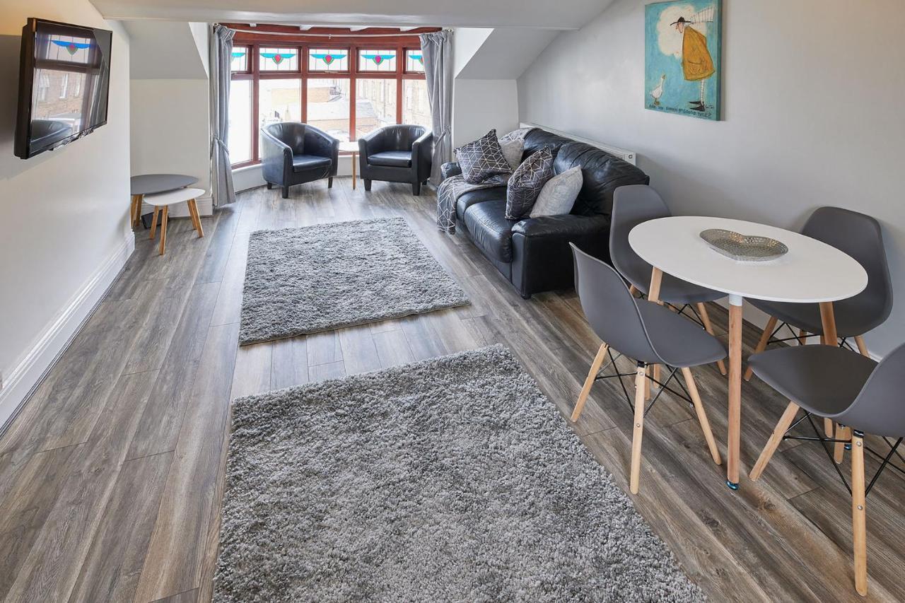 Apartment 4, Khyber Lodge Apartment 惠特比 外观 照片